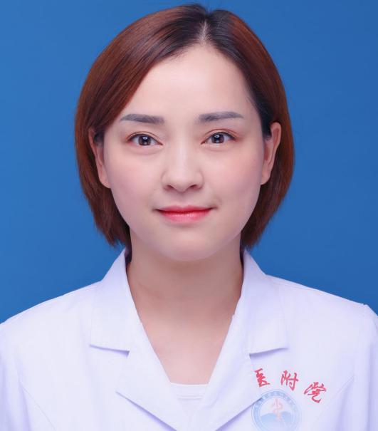 李滢